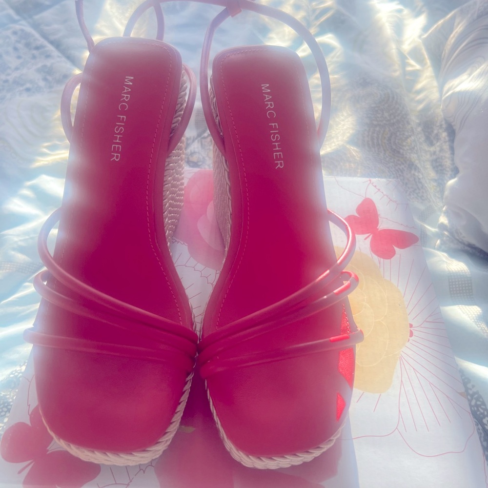 Brand new Marc Fisher Zeki Espadrille Wedge.